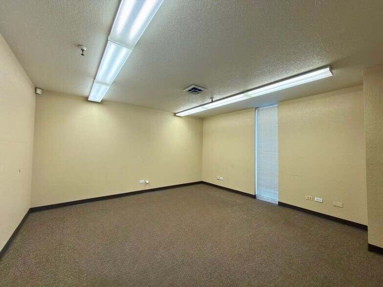 More Photos Of 3200 S Zuni St, Englewood Manufacturing For Lease