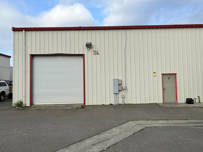 More Photos Of 716 W Cedar St, Eureka Warehouse For Lease