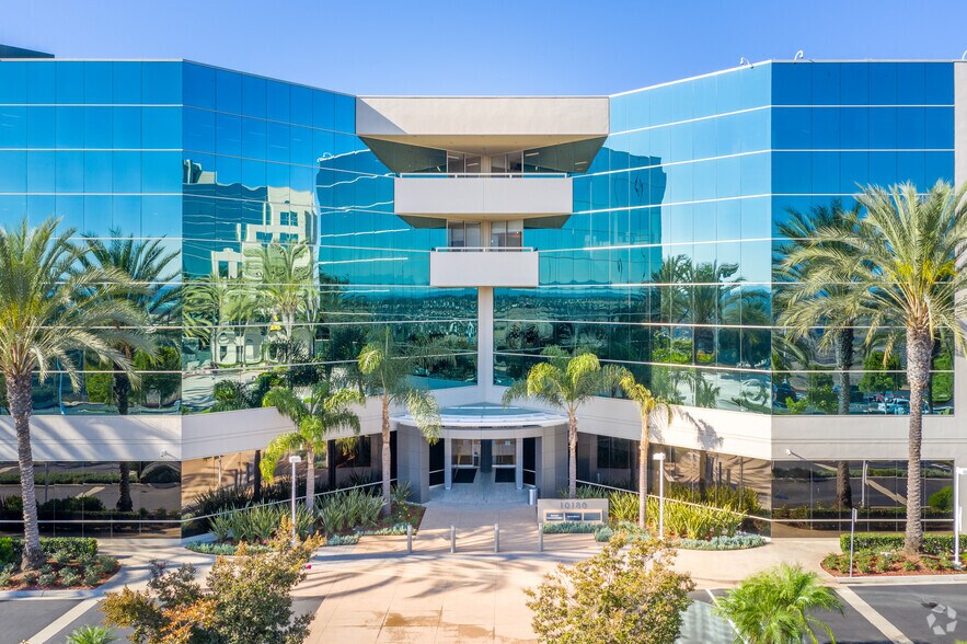 More Photos Of 10188 Telesis Ct, San Diego Unknown For Lease