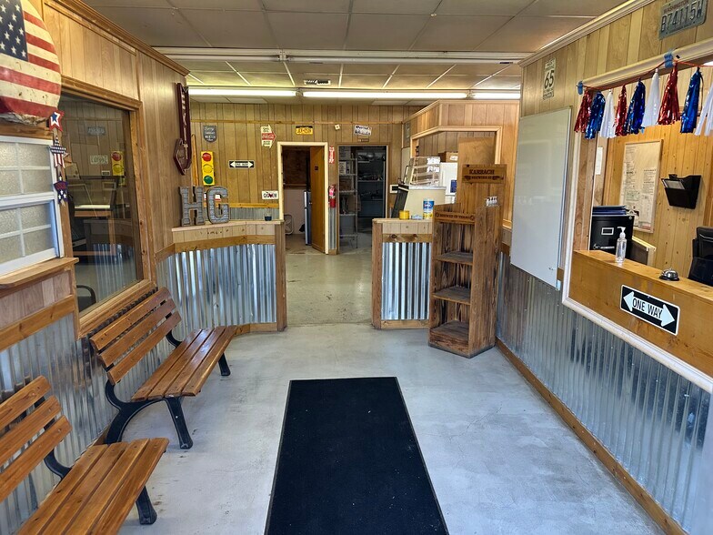 More Photos Of 806 E Gravis St, San Diego Freestanding For Sale