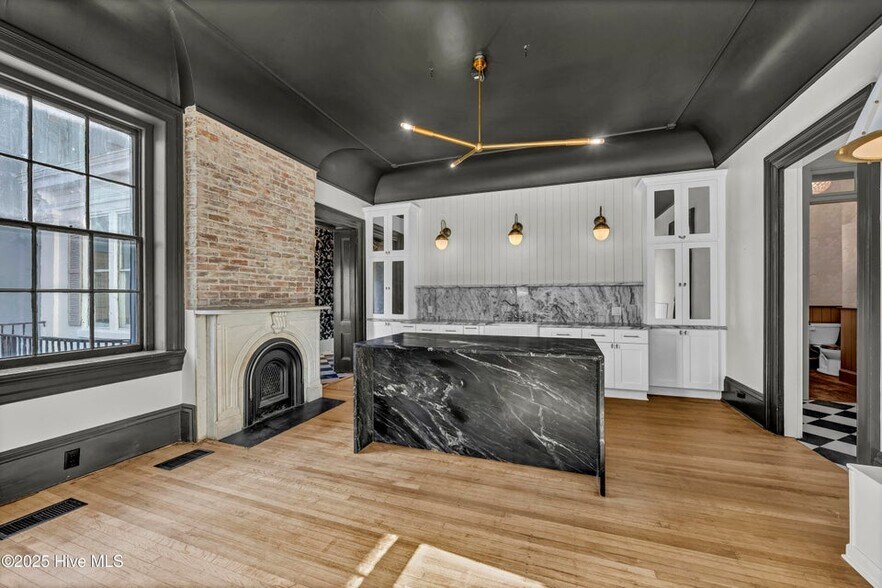 More Photos Of 19 N 5th Ave, Wilmington Office For Sale