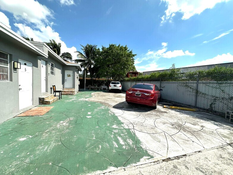 More Photos Of 2540 NW 90th St, Miami Apartments For Sale