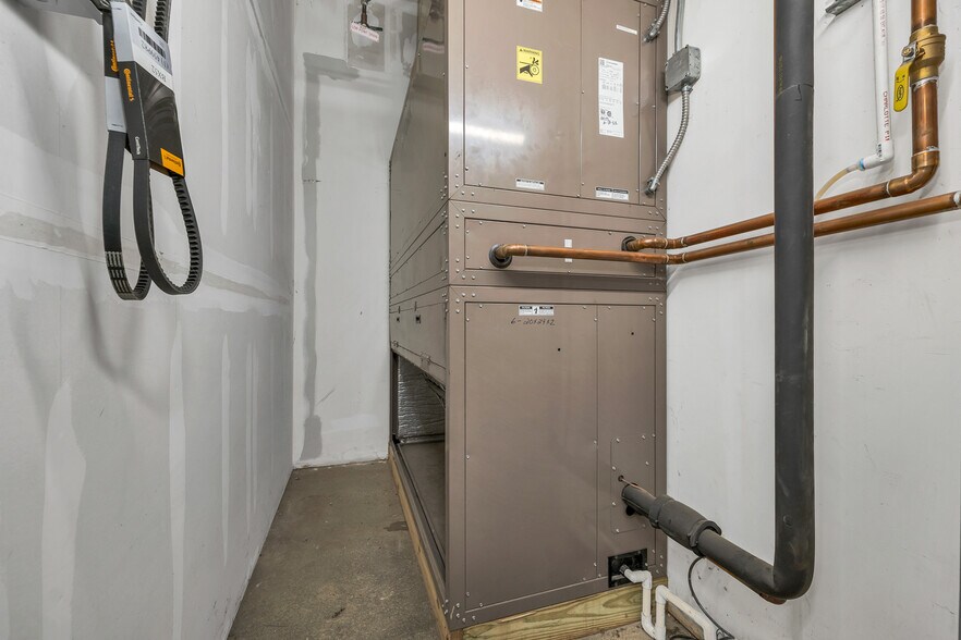 More Photos Of 149 State St, Groveton Freestanding For Sale