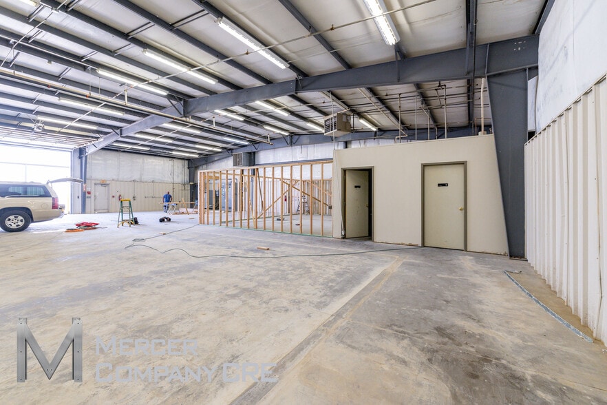 More Photos Of 400 Westland dr, Edmond Manufacturing For Lease