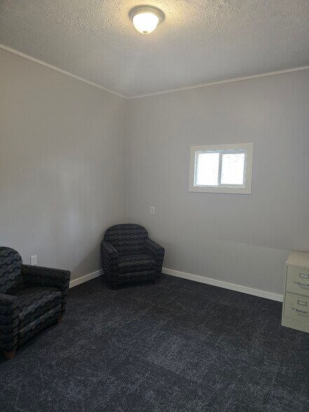 More Photos Of 433 Oberlin Rd, Elyria Storefront Retail Office For Sale