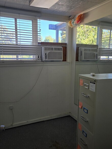 More Photos Of 625 Coleman Ave, Los Angeles Schools For Lease