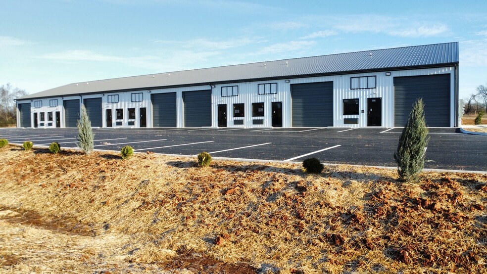 Primary Photo Of 400 Red Squirrel St, Bowling Green Showroom For Sale