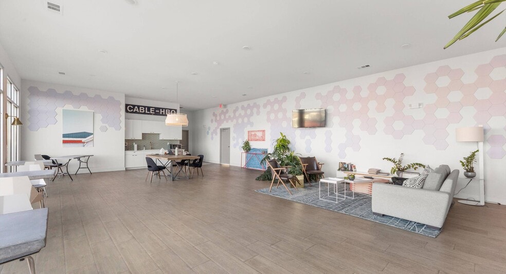 More Photos Of 4361 S Congress Ave, Austin Apartments For Sale