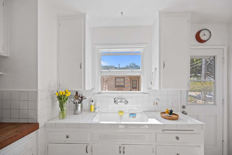 More Photos Of 3017 4th St, Santa Monica Apartments For Sale