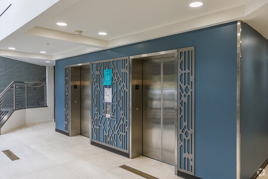 More Photos Of 3838 Camino del Rio N, San Diego Office For Lease