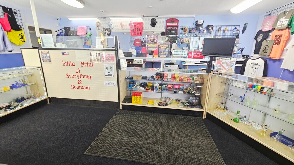 More Photos Of 306-308 Roberts Ln, Bakersfield Storefront Retail Residential For Sale