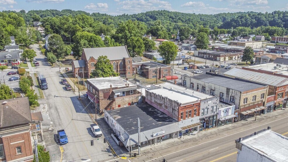 More Photos Of 430 N Roane St, Harriman Storefront For Sale