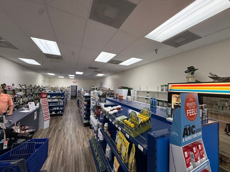 More Photos Of 2398 Commercial Way, Spring Hill Unknown For Lease