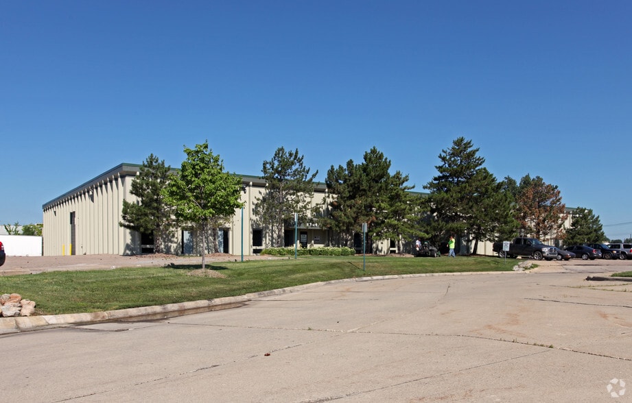 More Photos Of 29031-29045 Airport Dr, Romulus Unknown For Lease