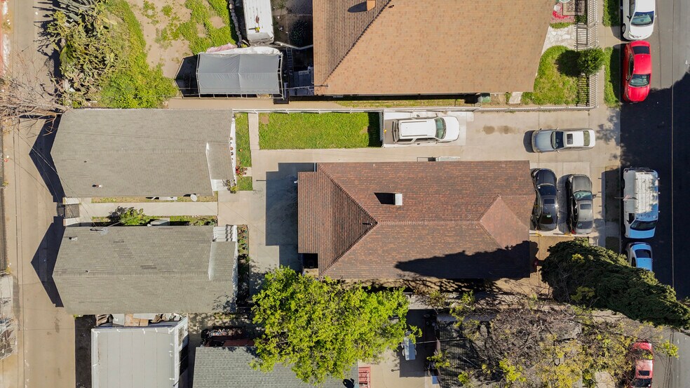 More Photos Of 515 E 21st St, Los Angeles Apartments For Sale