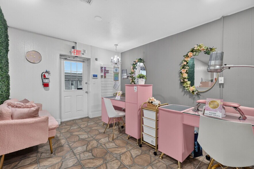 More Photos Of 3207-3229 13th St, Saint Cloud General Retail For Sale
