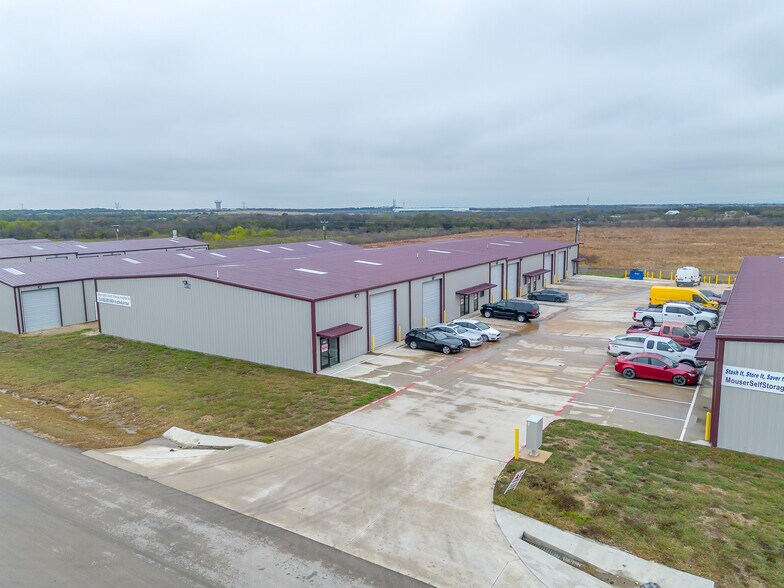 More Photos Of 4580 J D Mouser Pky, Alvarado Unknown For Lease