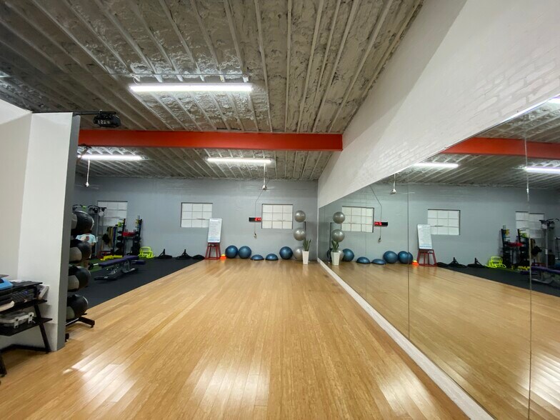 More Photos Of 5120 N Florida Ave, Tampa Health Club For Lease