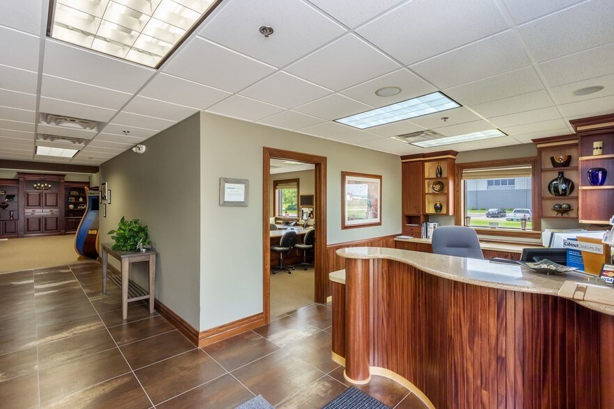 More Photos Of 801 62nd St, Marion Showroom For Sale