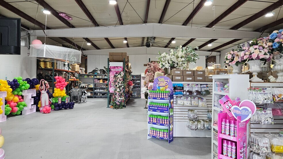 More Photos Of 2307-2311 Industrial Way, Ceres Warehouse For Sale