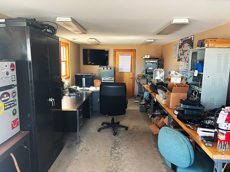 More Photos Of 130 Lakewood Rd, Madison Warehouse For Sale