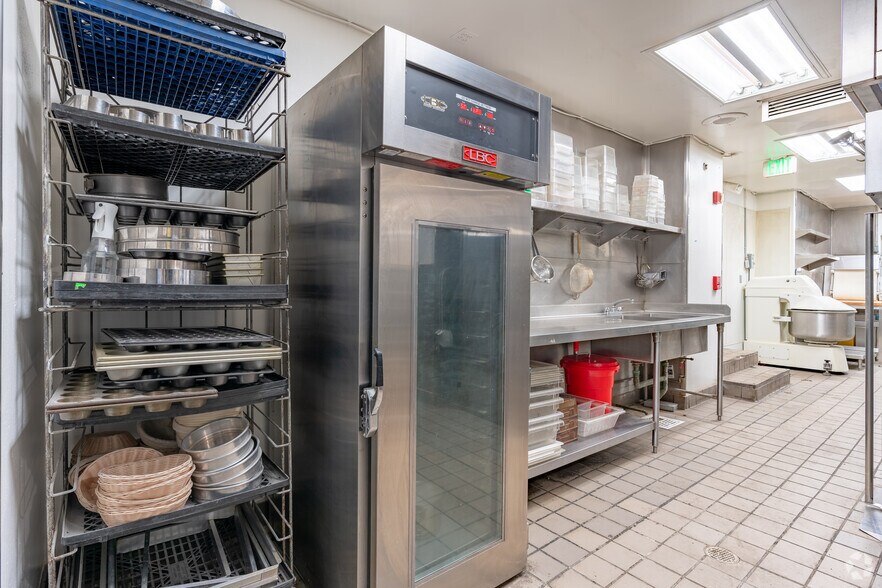 More Photos Of 534 S Myrtle Ave, Monrovia Restaurant For Lease