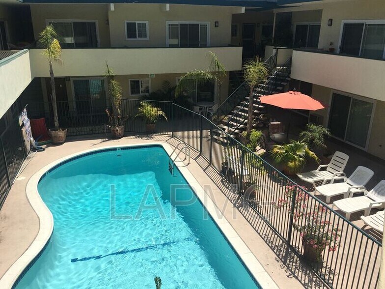 More Photos Of 8130 Norton Ave, West Hollywood Apartments For Sale