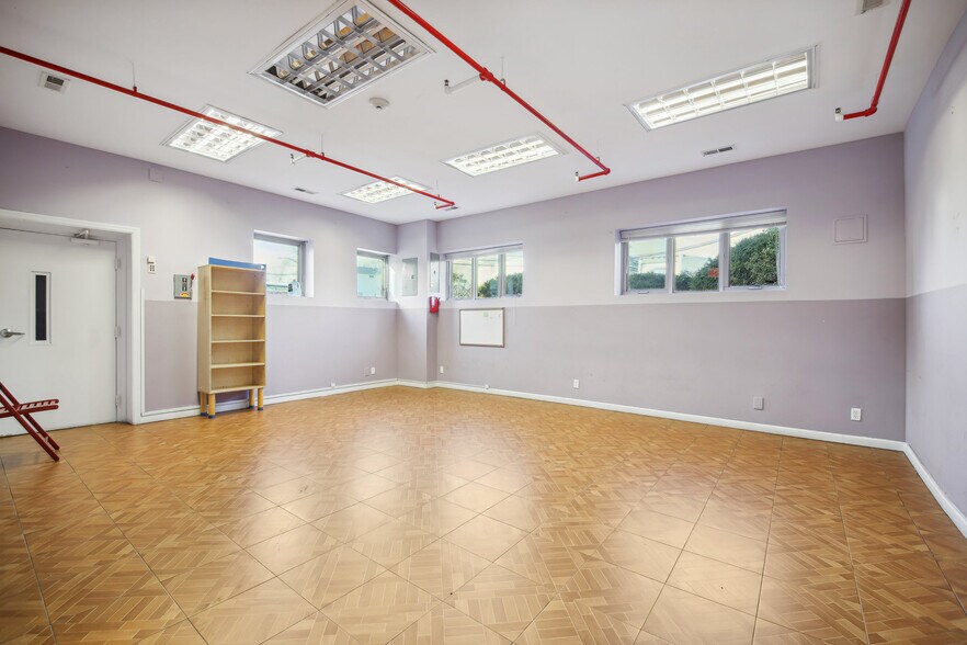 More Photos Of 343 Sand Ln, Staten Island Daycare Center For Sale