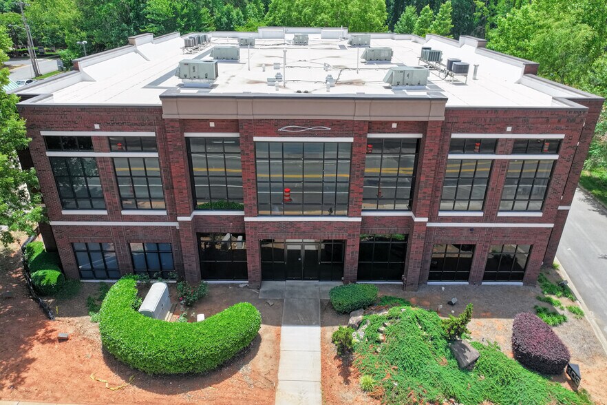 More Photos Of 403 Gilead Rd, Huntersville Medical For Lease