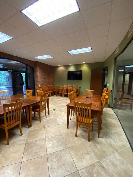 More Photos Of 368 Highland Colony Pkwy, Ridgeland Office For Lease