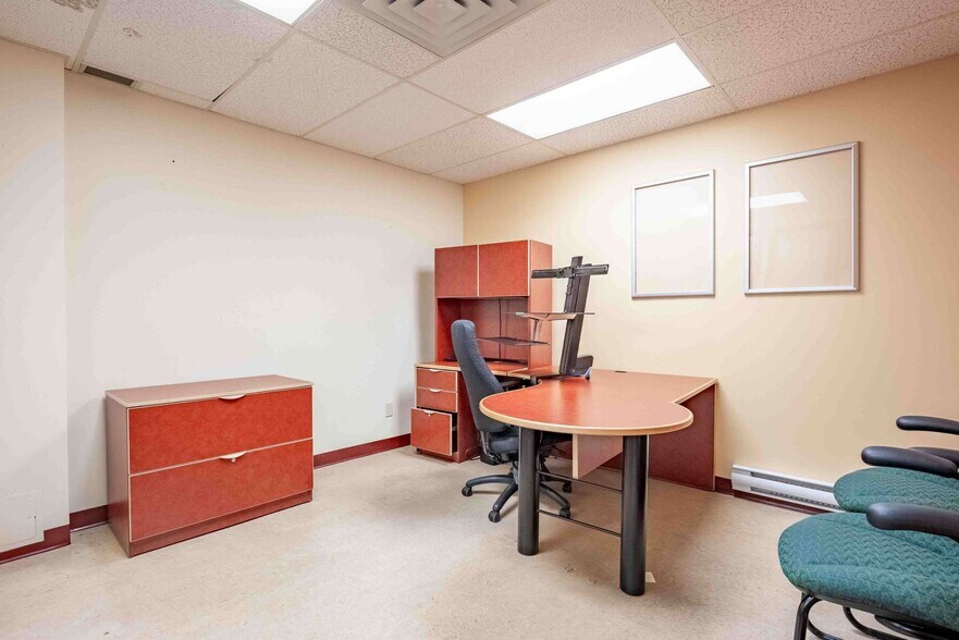 More Photos Of 29 Main St E, Chelmsford Office For Sale