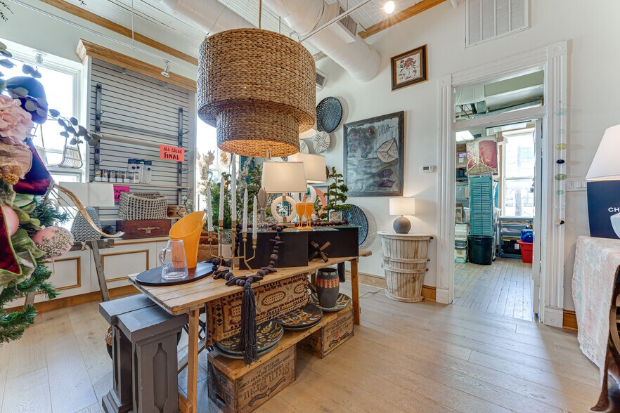 More Photos Of 1008 E 15th St, Plano Storefront Retail Office For Sale