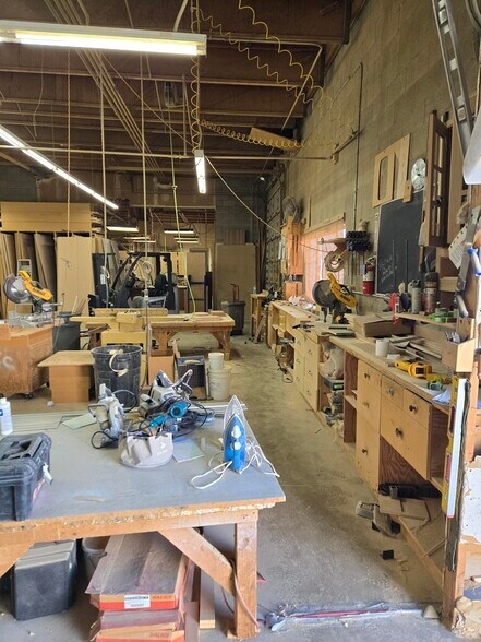 More Photos Of 9906-9924 Canoga Ave, Chatsworth Warehouse For Lease