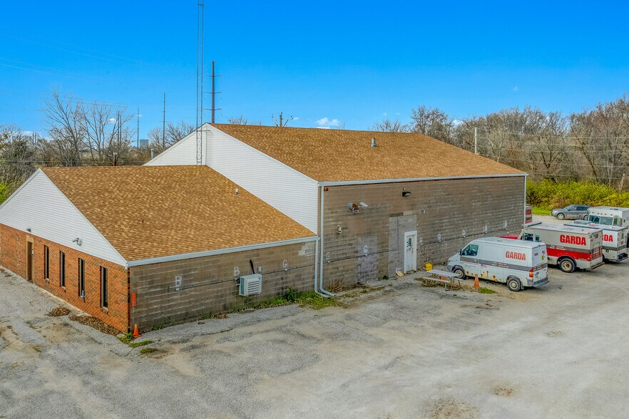 More Photos Of 17040 215th St, Davenport Warehouse For Sale