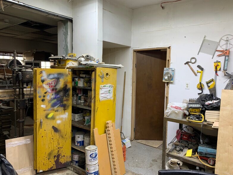 More Photos Of 10333 Oxford Ave, Chicago Ridge Warehouse For Sale