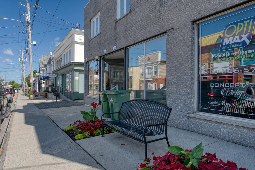 Primary Photo Of 1578 Av Saint-Louis, Plessisville General Retail For Sale