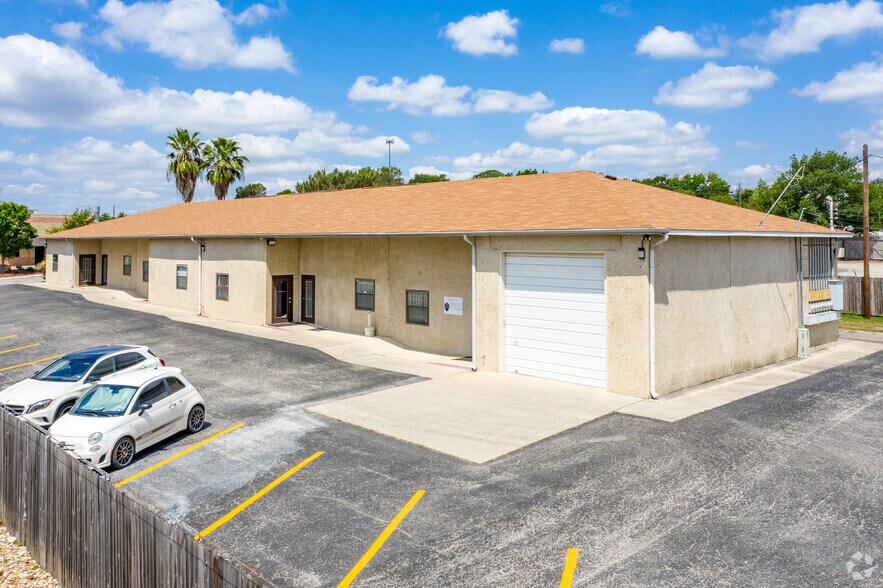Primary Photo Of 4737 College Park, San Antonio Flex For Lease