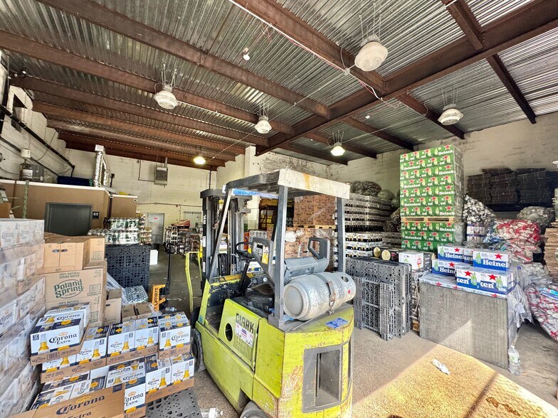 More Photos Of 926 Nassau Rd, Uniondale Freestanding For Sale