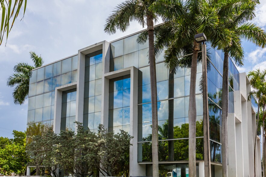 More Photos Of 16853-16855 NE 2nd Ave, North Miami Beach Office For Lease