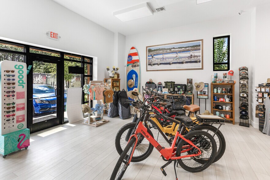 More Photos Of 73 Veterans Rd, Santa Rosa Beach Flex For Lease