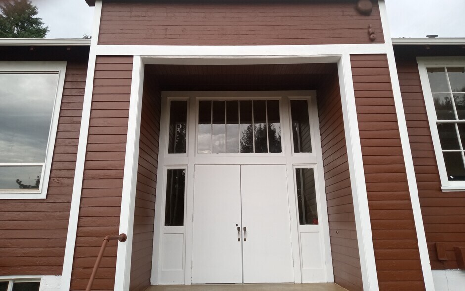 More Photos Of 80304 Old Lorane Hwy, Eugene Lodge Meeting Hall For Sale