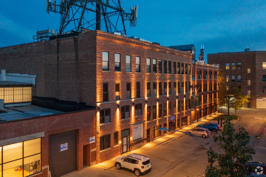 More Photos Of 1415 N Dayton St, Chicago Loft Creative Space For Lease