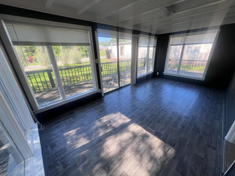 More Photos Of 530 Sims St, Maysville Flex For Lease