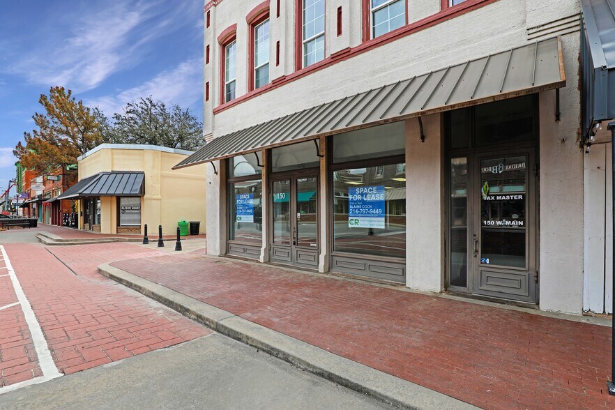 More Photos Of 150 W Main St, Lewisville Bar For Lease