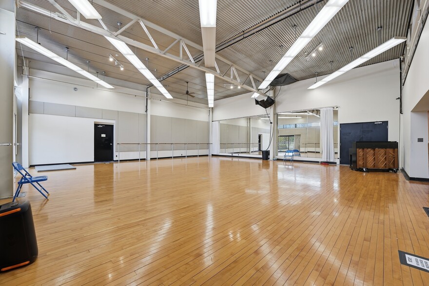 More Photos Of 893 West St, Amherst Schools For Sale