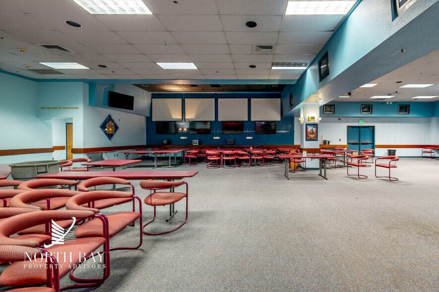 More Photos Of 991 Gordon Ln, Santa Rosa Casino For Lease
