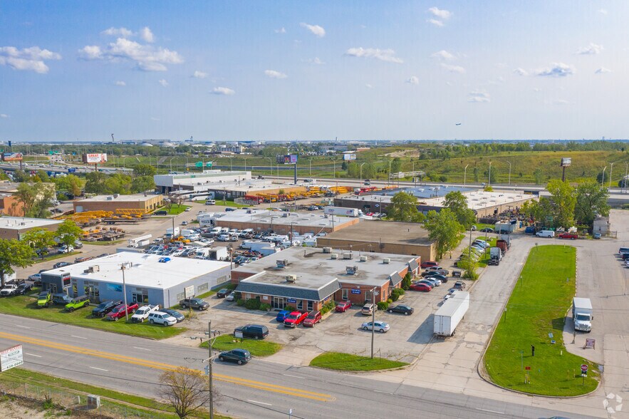 More Photos Of 2407 E Oakton St, Arlington Heights Medical For Lease