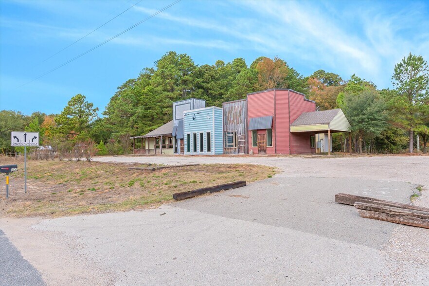 More Photos Of 700 NW Loop 564, Mineola Flex For Sale