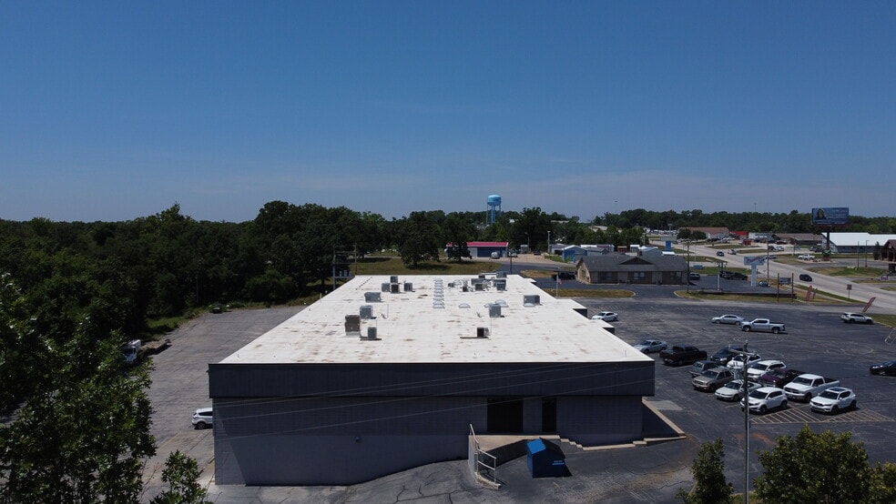 More Photos Of 401 N Main St, Gravois Mills Office For Lease