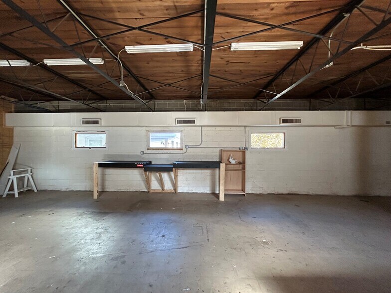More Photos Of 306 Maryland Ave, Wilmington Freestanding For Lease